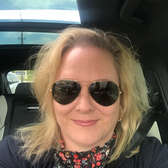 Meet your Posher, Amy - Picture 2 of 3